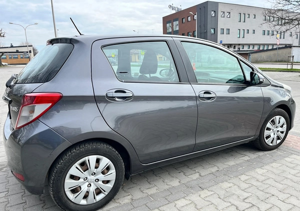 Toyota Yaris cena 27700 przebieg: 149400, rok produkcji 2014 z Opoczno małe 92